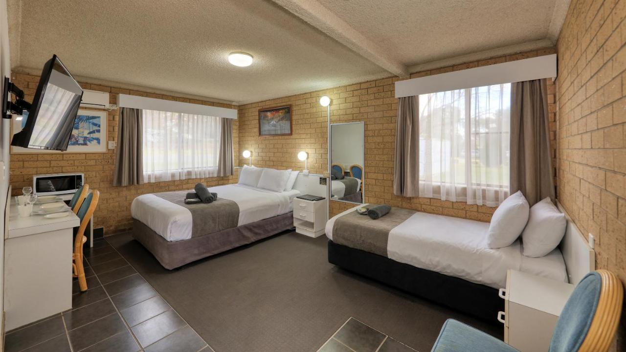 Hamilton Hume Motor Inn Yass Εξωτερικό φωτογραφία