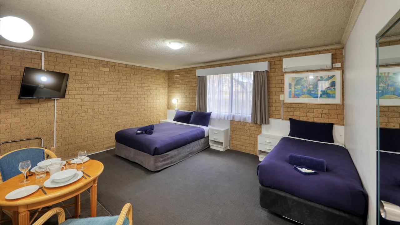 Hamilton Hume Motor Inn Yass Εξωτερικό φωτογραφία